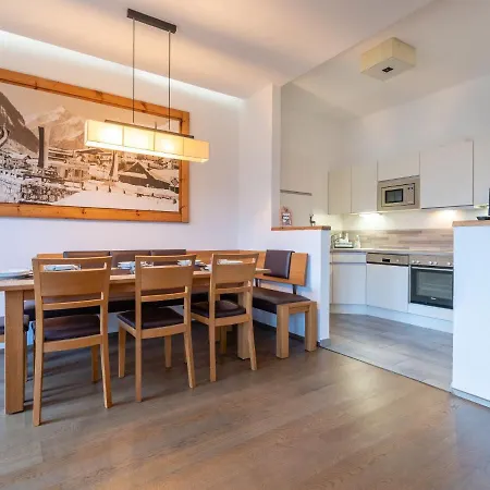 Luxurious In F Rth With Pool Apartmán *
